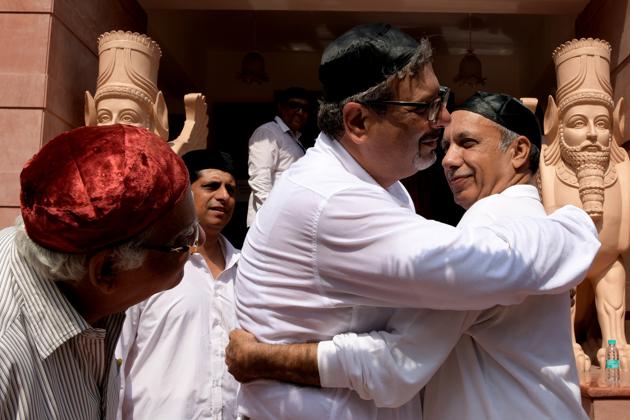 Parsis celebrate after the new fire temple at Kopar Khairane was inaugurated on Monday.(Hindustan Times)