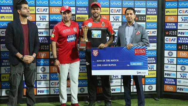 Umesh Yadav of the Royal Challengers Bangalore received the man of the match award for picking 3/23 in his four overs. (BCCI) 