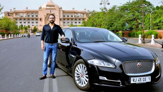 Tanejaa who runs an event management company, spent <span class='webrupee'>₹</span>16 lakh for a winning bid for a fancy number for his new luxury car: RJ 45 CG 0001.(HT Photo)