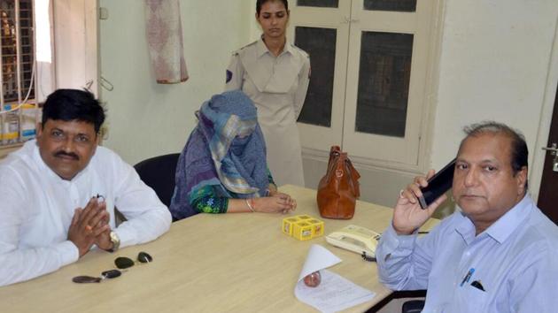 Nirmala Meena at the special unit office of Anti-Corruption Bureau in Jodhpur on Wednesday.(HT PHOTO)