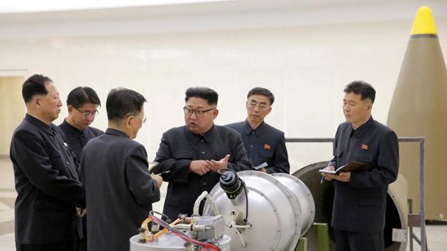 North Korean leader Kim Jong Un provides guidance with Ri Hong Sop (3rd L) and Hong Sung Mu (L) on a nuclear weapons program in this undated photo released by North Korea's Korean Central News Agency (KCNA) in Pyongyang September 3, 2017. (Reuters File Photo) North Korean leader Kim Jong Un provides guidance with Ri Hong Sop (3rd L) and Hong Sung Mu (L) on a nuclear weapons program in this undated photo released by North Korea's Korean Central News Agency (KCNA) in Pyongyang September 3, 2017. (Reuters File Photo)