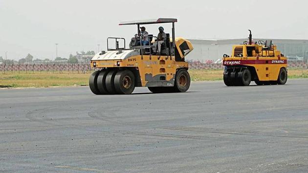 The runway at Chandigarh International Airport is being extended in three phases at a cost of Rs 450 crore. It will be extended from the existing 9,000 feet to 12,400 feet. (HT Photo) The runway at Chandigarh International Airport is being extended in three phases at a cost of Rs 450 crore. It will be extended from the existing 9,000 feet to 12,400 feet. (HT Photo)