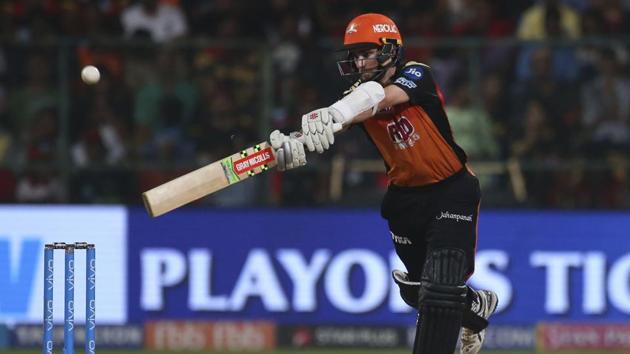 Kane Williamson’s 81 went in vain as Royal Challengers Bangalore beat Sunrisers Hyderabad by 14 runs to stay on course for the IPL 2018 play-offs. Get full cricket score of Sunrisers Royal Challengers Bangalore vs Sunrisers Hyderabad, IPL 2018 match here(AP)