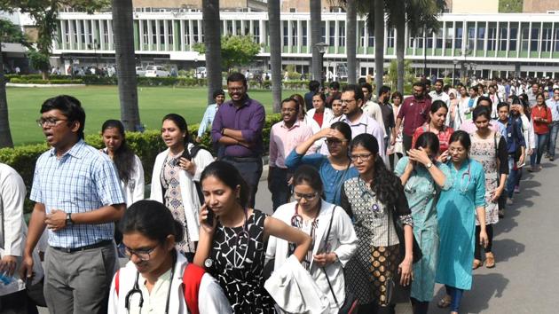 As per the Medical Council of India(MCI) norms, the post-graduate medical student is entitled to receive a specified amount as stipend. (HT representational photo)