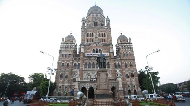 The Brihanmumbai Municipal Corporation, as part of its monsoon preparedness drive, identifies buildings at risk of collapse during the rains. (Hindustan Times) The Brihanmumbai Municipal Corporation, as part of its monsoon preparedness drive, identifies buildings at risk of collapse during the rains. (Hindustan Times)