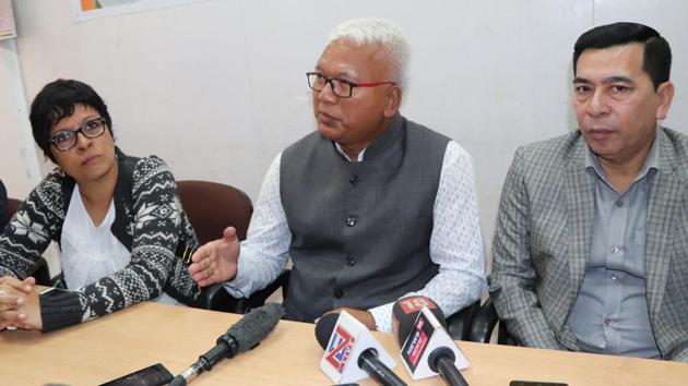 Opposition Congress members during a press conferance in Meghalaya to protest against the Karnataka Governor Vajubhai Vala's decision to invite BJP leader BS Yeddyurappa to take oath as chief minister following a split verdict in the state.(HT Photo)