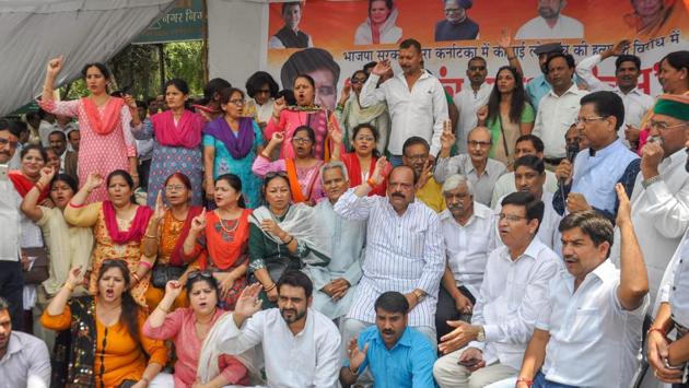 Uttarakhand Congress Chief Pritam Singh with party members also staged the protest against Karnataka Governor at Gandhi Park in Dehradun. Congress and JD(S) leaders hailed the court order while BJP leaders also expressed confidence of proving the majority in the curtailed time span. (PTI) Uttarakhand Congress Chief Pritam Singh with party members also staged the protest against Karnataka Governor at Gandhi Park in Dehradun. Congress and JD(S) leaders hailed the court order while BJP leaders also expressed confidence of proving the majority in the curtailed time span. (PTI)
