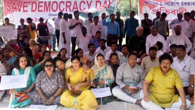 Members of Assam Pradesh Congress Committee (APCC) also observed ‘Save Democracy Day’ near Dighalipukhuri, in Guwahati. State Congress chiefs were asked to address press conferences and give memorandums to respective Governors to urge President Ram Nath Kovind to “safeguard democratic principles and the sanctity of the Constitution”. (Rajib Jyoti Sarma / HT Photo) Members of Assam Pradesh Congress Committee (APCC) also observed ‘Save Democracy Day’ near Dighalipukhuri, in Guwahati. State Congress chiefs were asked to address press conferences and give memorandums to respective Governors to urge President Ram Nath Kovind to “safeguard democratic principles and the sanctity of the Constitution”. (Rajib Jyoti Sarma / HT Photo)