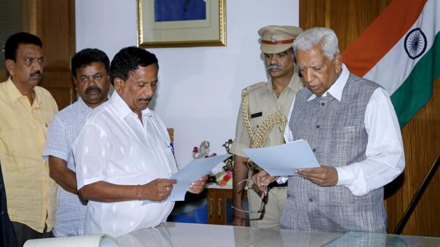 Karnataka Governor Vajubhai Vala appoints BJP MLA KG Bopaiah as Pro-Tem Speaker, ahead of floor test tomorrow, in Bengaluru, on Friday.(PTI Photo)