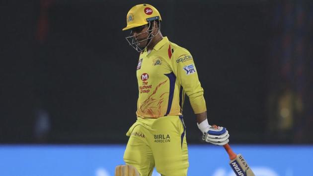 Chennai Super Kings skipper MS Dhoni walks back to the pavilion after being caught during the IPL 2018 match against Delhi Daredevils in New Delhi on May 18, 2018.(AP)