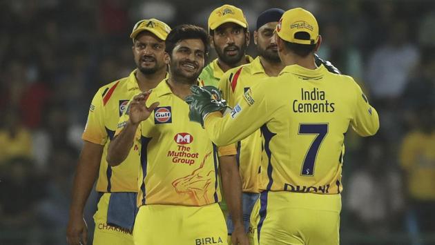 Shardul Thakur (2L) celebrates the wicket of Delhi Daredevils batsman Abhishek Sharma. (AP)