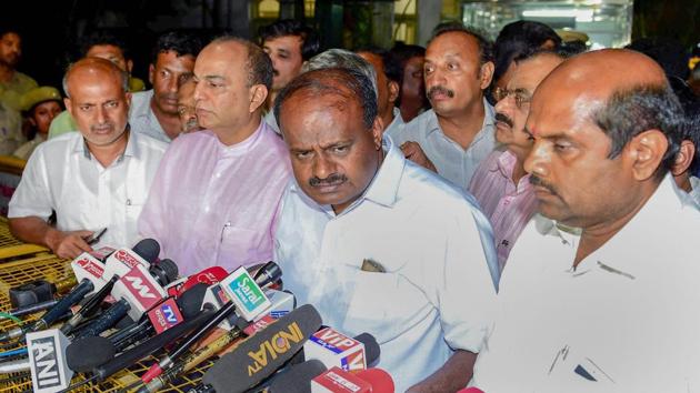 JD(S) leader H D Kumaraswamy speaks to media after meeting with governor Vajubhai Vala in Bengaluru on Saturday.(PTI Photo)