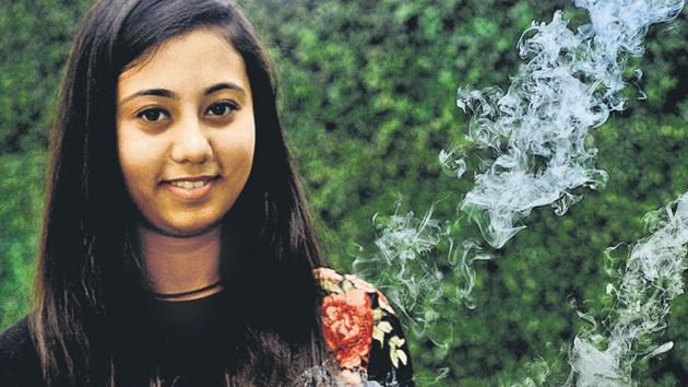 Simran Bindra with one of her iconic desserts.(Shankar Narayan/HT PHOTO)