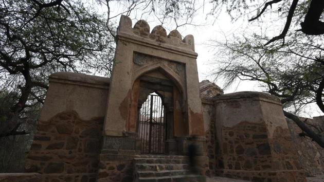 Bhuli Bhatiyari Ka Mahal in New Delhi. While some are drawn by the possibility of a paranormal experience, perhaps a djinn or ghost sighting, others come looking for the truth behind the stories. Popular destinations include Feroz Shah Kotla fort, Jamali Kamali in Mehrauli, Khooni Darwaza, Khilji’s tomb and Khooni Nadi. (Burhaan Kinu / HT Photo) Bhuli Bhatiyari Ka Mahal in New Delhi. While some are drawn by the possibility of a paranormal experience, perhaps a djinn or ghost sighting, others come looking for the truth behind the stories. Popular destinations include Feroz Shah Kotla fort, Jamali Kamali in Mehrauli, Khooni Darwaza, Khilji’s tomb and Khooni Nadi. (Burhaan Kinu / HT Photo)