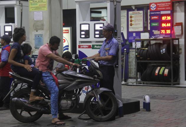 On Sunday, petrol was at ₹84.07 per litre and on Monday it increased by 0.33 paise per litre while diesel, which was selling at ₹71.94 per litre on Sunday, rose by 0.27 paise a litre. (HT Photo) On Sunday, petrol was at ₹84.07 per litre and on Monday it increased by 0.33 paise per litre while diesel, which was selling at ₹71.94 per litre on Sunday, rose by 0.27 paise a litre. (HT Photo)