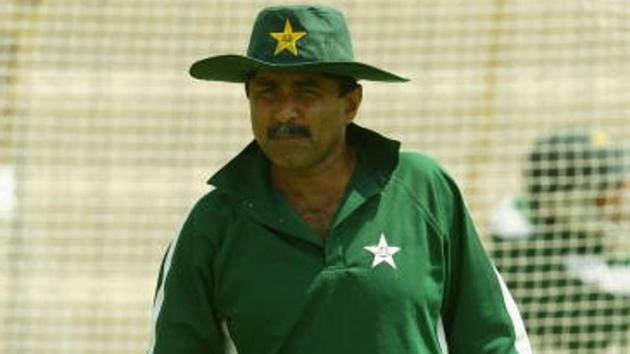 Javed Miandad has backed a proposal to abolish the pre-match coin toss from Test cricket.(Getty Images)