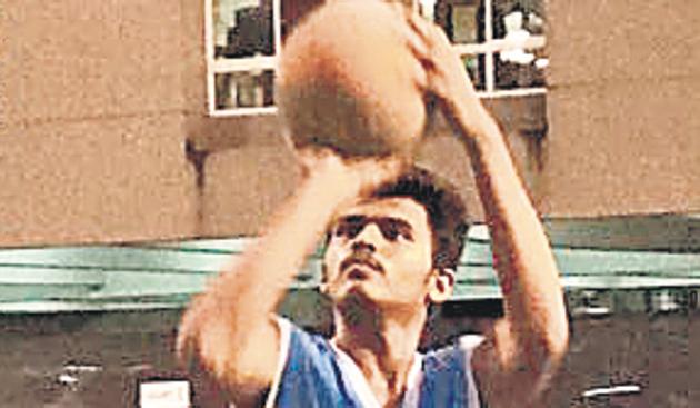 Pritish Kokate in action for his club, Sharp Shooters, at Deccan Gymkhana on Monday. (HT PHOTO) Pritish Kokate in action for his club, Sharp Shooters, at Deccan Gymkhana on Monday. (HT PHOTO)