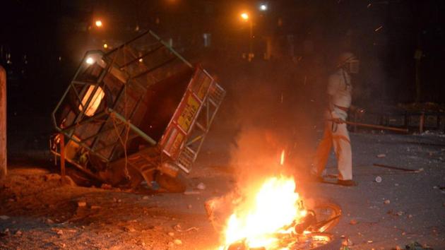 Two people were killed and more than 60 were injured in clashes between groups of two communities over illegal water connections in Aurangabad, about 350 kilometres from Mumbai, on May 11. (HT File Photo) Two people were killed and more than 60 were injured in clashes between groups of two communities over illegal water connections in Aurangabad, about 350 kilometres from Mumbai, on May 11. (HT File Photo)