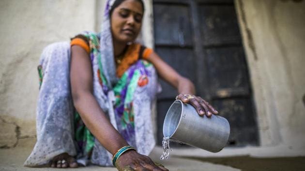 Pappi Pal, fond of stitching, dreams of setting up her tailoring business. But between the day’s chores and the responsibility of drawing water for her family and their cattle her aspirations have no way of moving forward. A business brings with it hope for her family’s prosperity, but remains a dream until clean water reached them first. (Prashanth Vishwanathan / WaterAid)