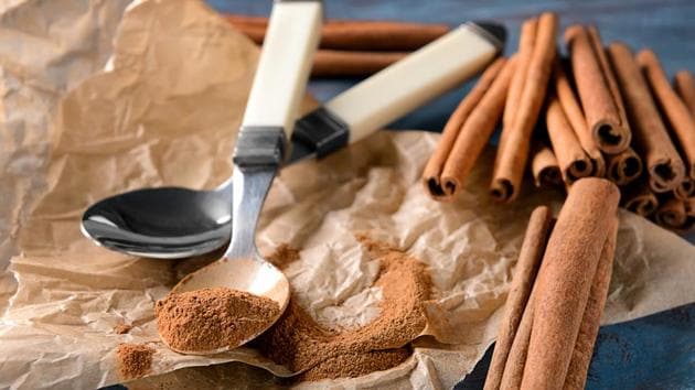 Health benefits of cinnamon: Mix honey and cinnamon to heal acne scars and revitalise your skin.(Shutterstock)