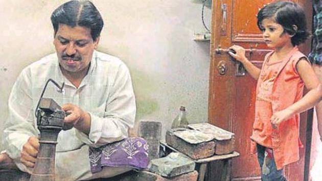 The workshop of jeweller Muhammed Azhar in Delhi’s Walled City is a kind of museum of objects barely seen these days . (HT photo) The workshop of jeweller Muhammed Azhar in Delhi’s Walled City is a kind of museum of objects barely seen these days . (HT photo)