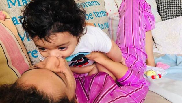 Rangoli Chandel shared this cute photo of Kangana Ranaut with nephew Prithvi Raj.(Twitter)