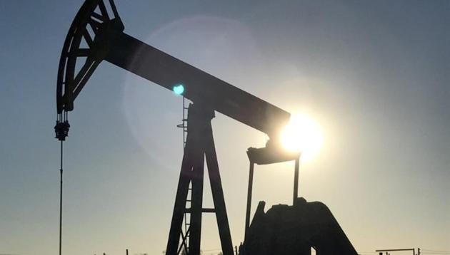An oil pump is seen operating in the Permian Basin near Midland, Texas, US on May 3, 2017. (Reuters File) An oil pump is seen operating in the Permian Basin near Midland, Texas, US on May 3, 2017. (Reuters File)