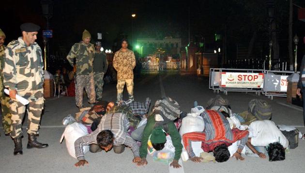 Released Indian fishermen prisoners after crossing over the India-Pakistan Wagah border post last late Night at Attari.(HT Files Photo)