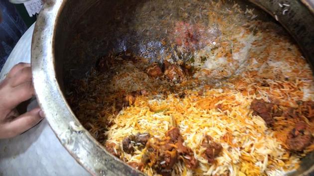 Taufeeq ki biryani has quite a reputation in and outside the neighbourhood.(HT photo)