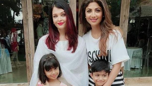 Aishwarya Rai Bachchan and daughter Aaradhya with birthday boy Viaan and Shilpa Shetty.(Instagram)