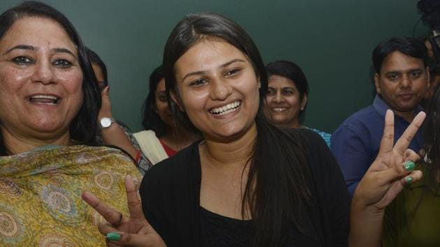 Anoushka Chandra, the second national rank holder for CBSE class 12th at her school, SAJ Ghaziabad, pose for picture in Ghaziabad, India on Saturday, May 26, 2018. (Sakib Ali/HT Photo) Anoushka Chandra, the second national rank holder for CBSE class 12th at her school, SAJ Ghaziabad, pose for picture in Ghaziabad, India on Saturday, May 26, 2018. (Sakib Ali/HT Photo)