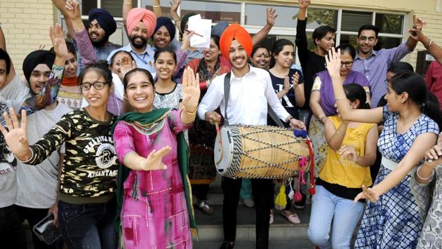 Students at Guru Nanak Foundation School in Patiala. (Bharat Bhushan /ht)