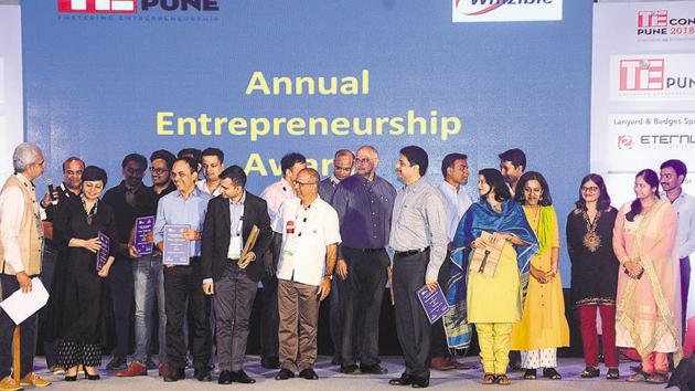 The annual entrepreneurship awards at TiECon Pune saw investors, entrepreneurs and industry leaders share the same platform. With events like TiECon, the city has slowly opened its doors to startups which had often found it difficult to find investors in the city.(HT FILE PHOTO)