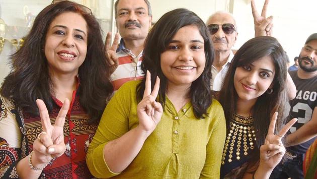 Astha Bamba of BCM Arya Model School, Shastri Nagar, is among the seven students who scored 497 or 99.4% marks out of 500 to become the third topper in the CBSE Class 12 exams. (Gurpreet Singh/HT)
