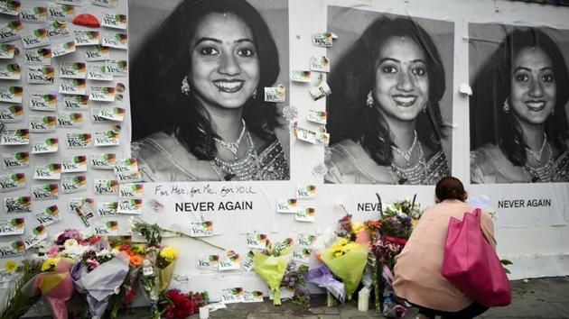 Messages are left at a memorial to Savita Halappanavar a day after an Abortion Referendum to liberalise abortion laws was passed by popular vote, in Dublin, Ireland May 27, 2018.(Reuters Photo)