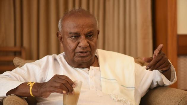 JD(S) supremo HD Deve Gowda said during his meeting with Congress leaders Ghulam Nabi Azad and Ashok Gehlot, he was told the decision to back Kumaraswamy as CM was taken by the Congress high-command.(HT/Arijit Sen) JD(S) supremo HD Deve Gowda said during his meeting with Congress leaders Ghulam Nabi Azad and Ashok Gehlot, he was told the decision to back Kumaraswamy as CM was taken by the Congress high-command.(HT/Arijit Sen)