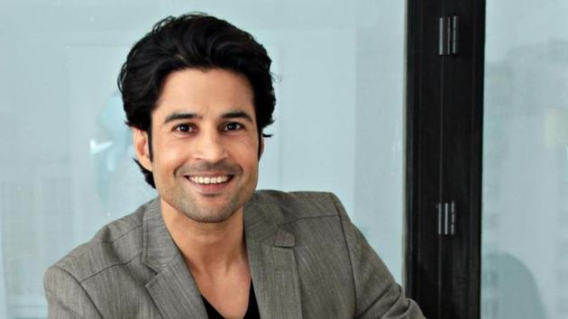 Rajeev Khandelwal is a popular TV host.