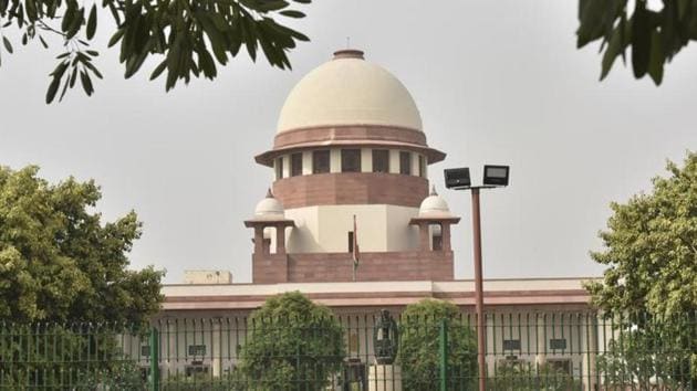 The Supreme Court stayed the execution of a man who was convicted for raping and killing a minor girl in Madhya Pradesh.(Sonu Mehta/HT File Photo)