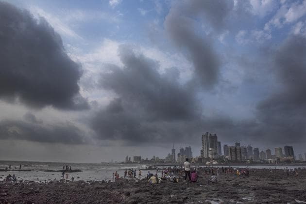The BMC has identified 225 spots in Mumbai that may possibly get flooded (74 in eastern suburbs, 88 in western suburbs and 63 in the island city).(HT Photo) The BMC has identified 225 spots in Mumbai that may possibly get flooded (74 in eastern suburbs, 88 in western suburbs and 63 in the island city).(HT Photo)