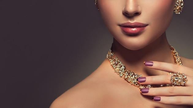 TIPS FOR WEARING JEWELRY IN THE SUMMER