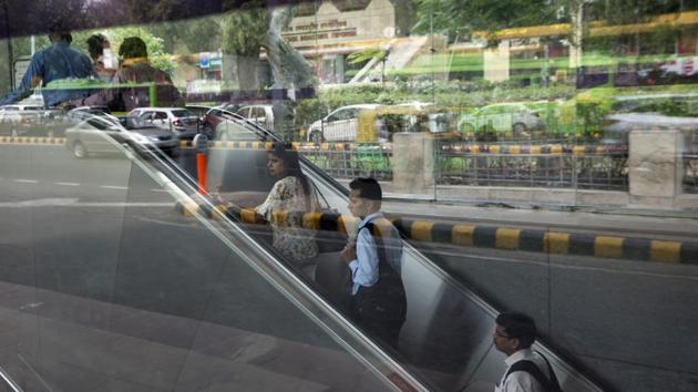 India's growth in the fourth quarter of the fiscal year that ended in March 3018 probably picked up to 7.4%, according to a Bloomberg survey. While that makes it one of the fastest-expanding major economies, the sustainability of the recovery is now in question as the nation battles a currency slump and faster inflation brought about by surging oil prices. (Ruhani Kaur/Bloomberg) India's growth in the fourth quarter of the fiscal year that ended in March 3018 probably picked up to 7.4%, according to a Bloomberg survey. While that makes it one of the fastest-expanding major economies, the sustainability of the recovery is now in question as the nation battles a currency slump and faster inflation brought about by surging oil prices. (Ruhani Kaur/Bloomberg)