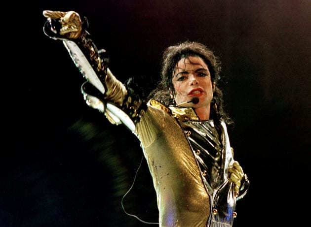 Michael Jackson performs during his HIStory World Tour concert in Vienna, July 2, 1997.(REUTERS)