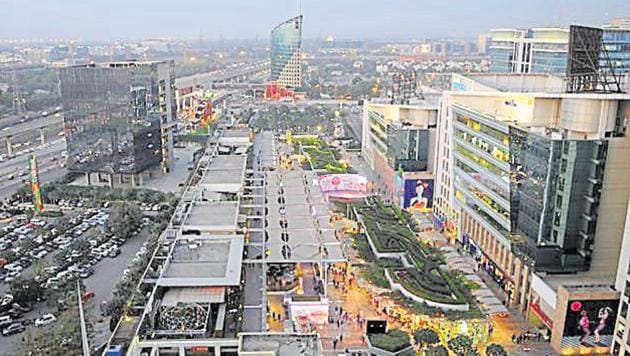 The skyline view of cyber city, cyber hub and gateway tower building in Gurgaon.(HT File Photo)