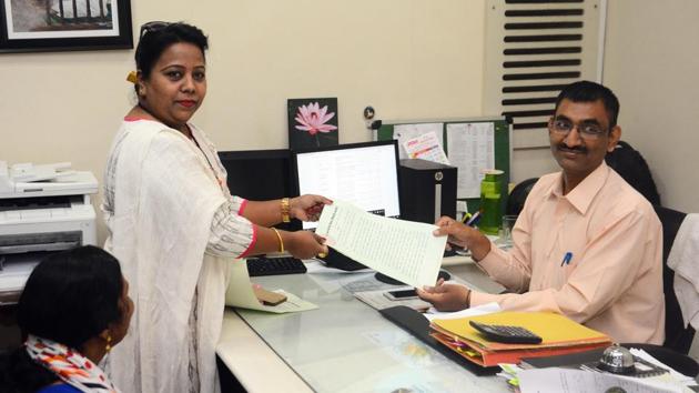 Victims of Bhima Koregaon file a memorandum to Vivek Salunke, tehsildar at application receiving centre, located at the divisional commissionerate in Pune on Friday. (SHANKAR NARAYAN/HT PHOTO) Victims of Bhima Koregaon file a memorandum to Vivek Salunke, tehsildar at application receiving centre, located at the divisional commissionerate in Pune on Friday. (SHANKAR NARAYAN/HT PHOTO)