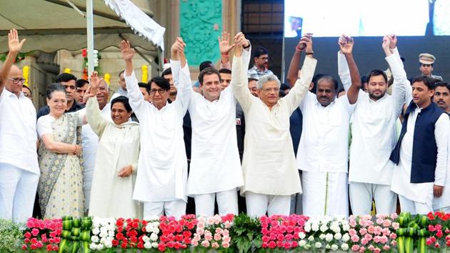 (L to R): NCP leader Sharad Pawar, Congress leader Sonia Gandhi, BSP leader Mayawati, RLD leader Ajit Singh, Congress president Rahul Gandhi, CPI(M) general secretary Sitaram Yechury, newly sworn-in Karnataka chief minister HD Kumaraswamy, RLD leader Tejashwi Yadav and Samajwadi Party leader Akhilesh Yadav, in Bengaluru on May 23, 2018.(PTI) (L to R): NCP leader Sharad Pawar, Congress leader Sonia Gandhi, BSP leader Mayawati, RLD leader Ajit Singh, Congress president Rahul Gandhi, CPI(M) general secretary Sitaram Yechury, newly sworn-in Karnataka chief minister HD Kumaraswamy, RLD leader Tejashwi Yadav and Samajwadi Party leader Akhilesh Yadav, in Bengaluru on May 23, 2018.(PTI)