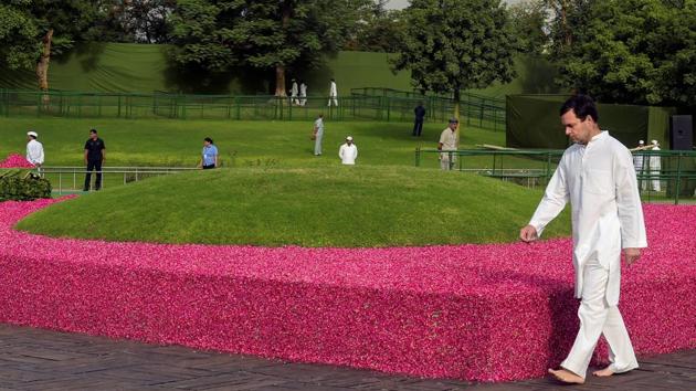 Congress President Rahul Gandhi pays tribute to first Prime Minister Pandit Jawaharlal Nehru on his 54th death anniversary, at Shanti Van, in New Delhi, on May 27, 2018. (Shahbaz Khan / PTI) Congress President Rahul Gandhi pays tribute to first Prime Minister Pandit Jawaharlal Nehru on his 54th death anniversary, at Shanti Van, in New Delhi, on May 27, 2018. (Shahbaz Khan / PTI)
