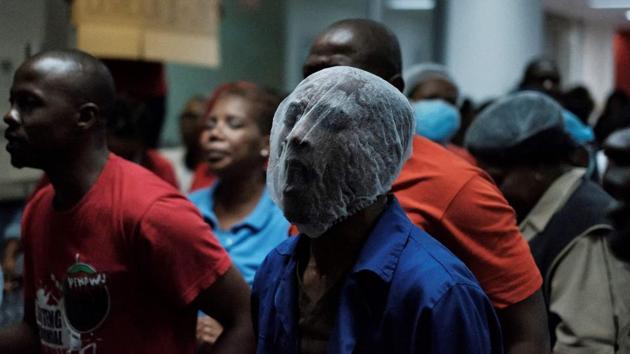 Protesters demonstrate at the Charlotte Maxkeke Hospital in Johannesburg demanding pay and conditions on May 31, 2018. (Marco Longari / AFP) Protesters demonstrate at the Charlotte Maxkeke Hospital in Johannesburg demanding pay and conditions on May 31, 2018. (Marco Longari / AFP)