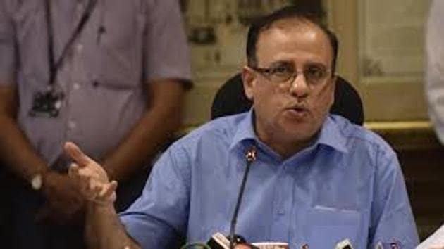 BMC chief Ajoy Mehta admitted there are mistakes in the new DCPR.(HT Photo) BMC chief Ajoy Mehta admitted there are mistakes in the new DCPR.(HT Photo)