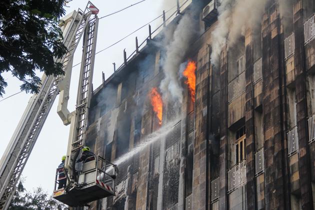 The fire was finally doused at Scindia House during the wee hours of Saturday.(HT Photo)