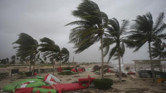 Debris litter a beach after Cyclone Mekunu in Salalah, Oman, Saturday, May 26, 2018. (AP File Photo) Debris litter a beach after Cyclone Mekunu in Salalah, Oman, Saturday, May 26, 2018. (AP File Photo)